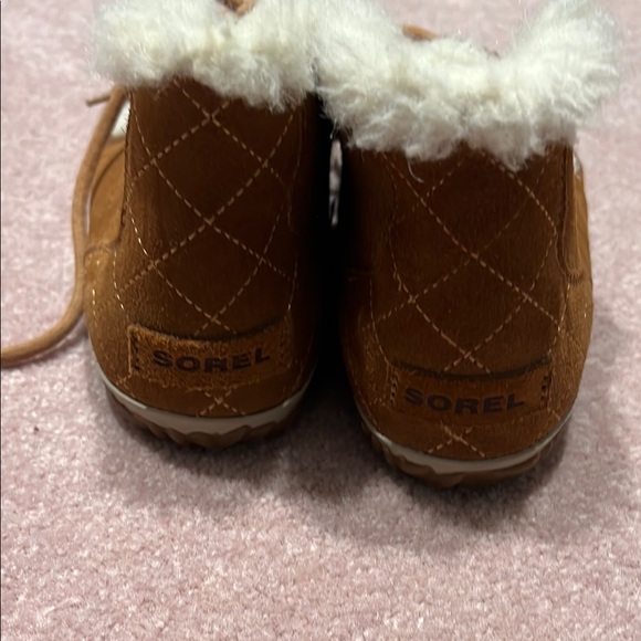 Sorel Cozy Brown and Gray Fur-Lined slippers - Picture 4 of 6